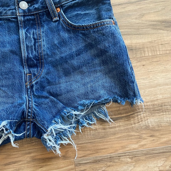 Levi’s 501 Dark wash Cut off Button Fly denim Jean Shorts - Picture 3 of 8